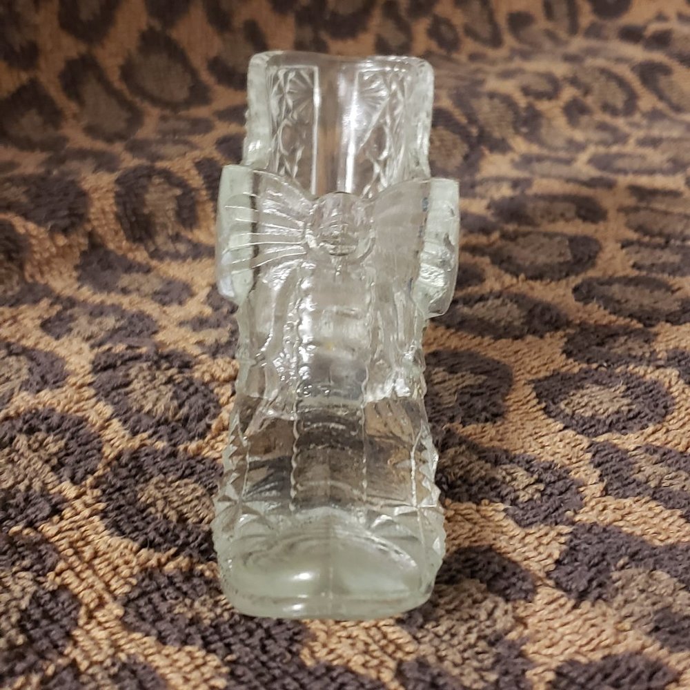 Depression glass shoe